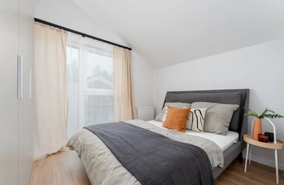 Miete einer stilvollen 4-Zimmer-Wohnung, 77 m², Stadtteil Bronowice, Krakau, Polen